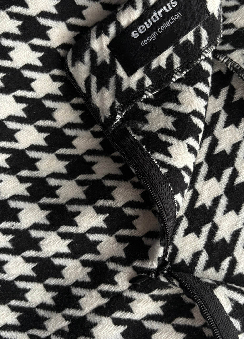 Monochrome Mini Yün Karışımlı Etek